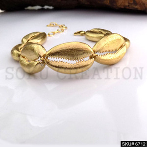 Latest Handmade Design 18k Gold Plated Cowrie Shell <b>Bracelet</b> for Women <b>Fashion</b> Jewelry Manufacturer SKU6712 - Product Image 2