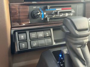 ENVÍO DIRECTO Toyota Land Cruiser 2025 Usado, 3 Años de Garantía, Grado DIY, Especificaciones GCC, Caja de Cambios Automática, Motor Turbo - Product Image 4