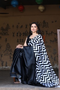 Dernière exclusivité Satin soie Saree indien traditionnel impression numérique élégant tenue de fête de mariée pour l'hiver de la boutique indienne - Product Image 4