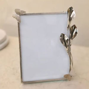 Cadre photo décoratif de table en aluminium de qualité supérieure, design unique, finition argentée, en vente - Product Image 6
