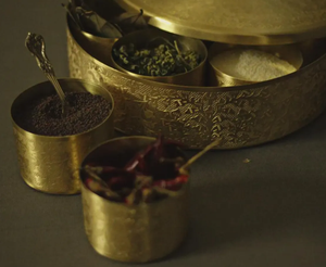 Juego de regalo de caja de hierbas y especias de Metal de latón de Color dorado más vendido en demanda de la principal fábrica de origen de la India - Product Image 5