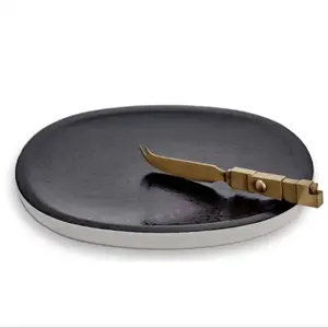 Bandeja de servicio de metal de diseño clásico de forma ovalada hecha a mano en aluminio, juego de Bandejas para servir café, comida, desayuno, cena - Product Image 2