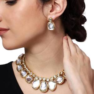 Classic Bollywood Style Trendy Kundan Jewelry Set with Green Beaded Necklace Earrings and Maang Tikka Crafted for Party Wear - Product Image 3