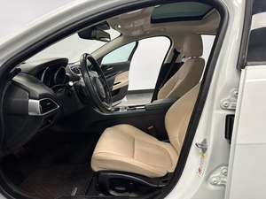 Increíble Jaguar XE 25t Premium AWD 2018 Usado en Perfectas Condiciones con Poco Kilometraje en Existencia, Ofrecido a una Fantástica Oferta - Product Image 5