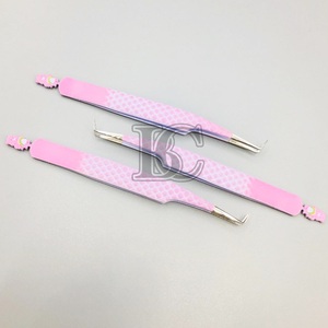 แหนบต่อขนตาทำจากสเตนเลสอย่างยั่งยืนสีชมพูหมีด้านล่างบรรจุภัณฑ์แบบกำหนดเอง - Product Image 3