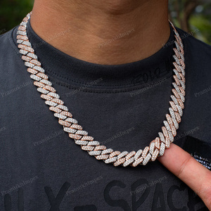 Collares de Alta Calidad Hechos a Mano con Eslabones Cubanos de Dos Tonos de 12 mm, Diamantes Redondos de Moissanita, Chapados en Oro Rosa y Blanco - Product Image 3