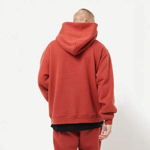 Sweat à capuche surdimensionné rouge chili, 80% coton, 20% polyester, épaules tombantes, style pull, encolure croisée, ourlet et poignets côtelés - Product Image 2