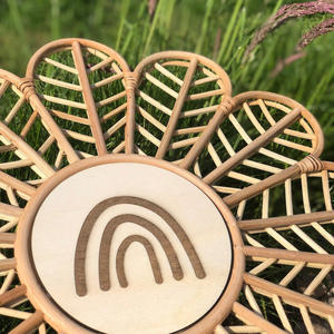 Signe de nom en rotin d'intérieur tenture murale panneaux décoratifs en forme de fleur pour la maison et le bureau - Product Image 4