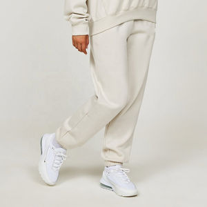 Survêtement de jogger pour femmes conçu pour un style de vie actif adapté aux entraînements de yoga et de voyage - Product Image 3