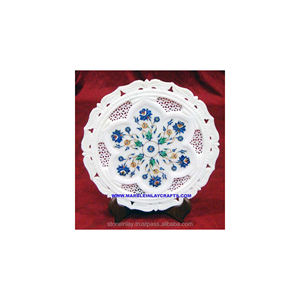 Belle plaque de sculpture en marbre de forme ronde faite à la main de fabricant indien de conception traditionnelle avec la conception d'incrustation de fleur pour des cadeaux - Product Image 1