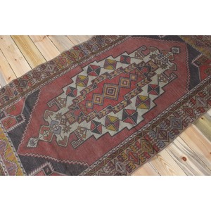 Tapis vintage 3,7x7,3 pieds, tapis turc, tapis en laine rouge à motifs géométriques - Product Image 2