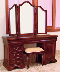 Coiffeuse vintage traditionnelle en bois avec miroir triple et tiroirs de rangement, finition marron, pour la maison ou le bureau - Product Image 1