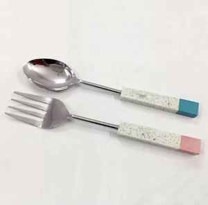 Servidor de Ensalada de Acero de Diseño Creativo con Mango de Madera, Cuchara de Ensalada de Acero Inoxidable, Hecho a Mano, Ecológico, Personalizado, Apto para Lavavajillas - Product Image 2