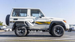 Toyota Land Cruiser LC71 Pickup 2023, 2.8L, 4x4, Diésel, 6 Asientos, Rines R18, Transmisión Manual, Euro VI, Luces LED Diurnas, Volante a la Izquierda - Product Image 2
