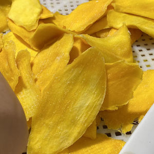 Fritas de fruta tropical dulce Premium de Mango Seco para exportación al por mayor directamente de Vietnam - Product Image 1