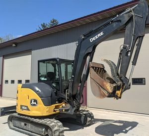 Miniexcavadora John Deere 2023 Usada, en Buen Estado, 60 Toneladas de Peso Operativo, Motor Yanmar, Bomba de Válvula Hidráulica Enerpac, Alta Eficiencia - Product Image 1