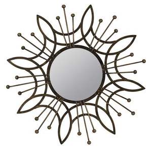 Cadre de miroir en métal de fer de style rustique avec des sculptures florales faites à la main et un attrait vintage intemporel pour la décoration intérieure - Product Image 1