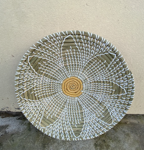 Plato colgante artesanal de algas marinas ecológicas para un estilo de pared elegante, producido por artesanos expertos en Vietnam. - Product Image 1