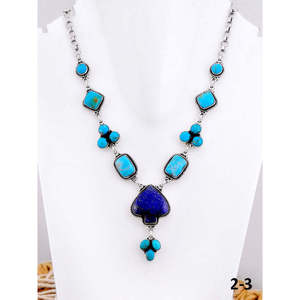 Collier artisanal culturel du Sud-Ouest avec pierres multicolores et pendentif pique en argent sterling - Product Image 1