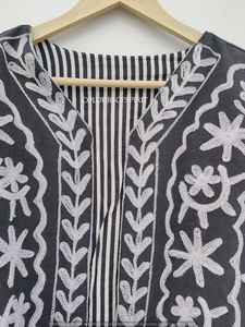 Kimono bordado Suzani de estilo bohemio ecológico transpirable de algodón de tamaño libre con frente abierto para mujer, chaqueta de primavera/invierno hecha a mano - Product Image 3