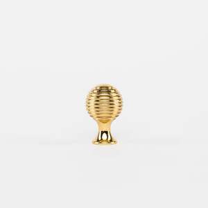 Boutons en laiton faits à la main pour les armoires de cuisine - Aspect artisanal raffiné Tailles et couleurs personnalisables pour les espaces modernes et contemporains - Product Image 3