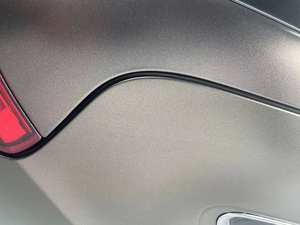 Pellicola Vinilica per Wrapping Auto di Alta Qualità in PVC Satinato Metallizzato Dorato Marrone Cangiante 150 Micron per Protezione Carrozzeria - Product Image 6