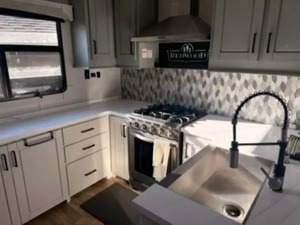 Semirremolque Fairly KH USADO 2024 Cross Roads RED WOODS 4001 LK Quinta Rueda - Product Image 4