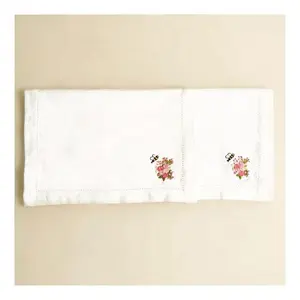 Hot Sale Trendy Floral Boquet With Bee Wandering Embroidered Eco-friendly Kitchen 100% Cotton Custom Colour Design Size Napkins