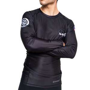 Protector de sarpullido de manga corta de LICRA impreso personalizado de alta calidad para niños equipo deportivo de compresión negro MMA BJJ hecho en Pakistán - Product Image 1