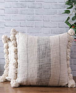 Funda de cojín a rayas con flecos de pompón Funda de almohada de algodón grueso a rayas marfil y gris - Product Image 1