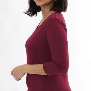 Camiseta de Verano para Mujer, Premium, Delgada, Transpirable, Color Granate, Casual, Corte Regular, 100% Algodón Grueso, Personalizable - Product Image 3