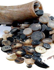 กระดุมเปลือกหอยควายธรรมชาติแบบกลมก้านสีเปล่าตกแต่งโลโก้เสื้อผ้า - Product Image 2