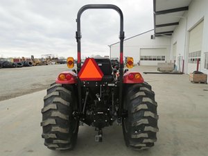 Tractor Agrícola IH Farmall 45C 2024 de 42HP con Motor, Caja de Cambios, Rodamientos, Bomba de Engranajes y Motor a la Venta - Product Image 3