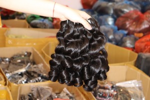 Expédition rapide en gros perruques de cheveux bruts vietnamiens trame de cheveux bouclés H12 faisceaux de cheveux bouclés mixtes 2023 - Product Image 5