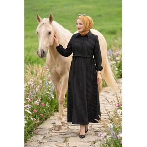Ensemble deux pièces décontracté en tricot pour femme, robe rayée noire, boléro avec boutons décoratifs, shorts courts ou longs personnalisables pour l'été - Product Image 3