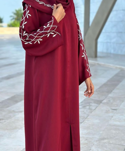 Abaya Dubaï impressionnante assortie avec des motifs d'affrontement et de ceinture et une belle broderie sur le devant Abaya ouverte Nouveautés - Product Image 4