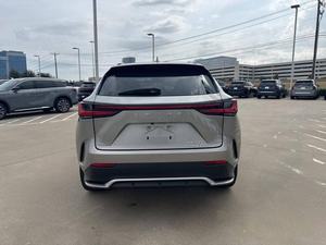 Utilisé 2024 Lex-us NX350 F SPORT Manipulation - Product Image 6