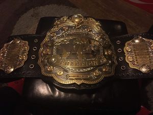 เข็มขัดหนังทำมือสำหรับนักมวยปล้ำศิลปะการเล่นยูโดทำมือเข็มขัดตำแหน่งแชมป์แบบสั่งทำ - Product Image 1