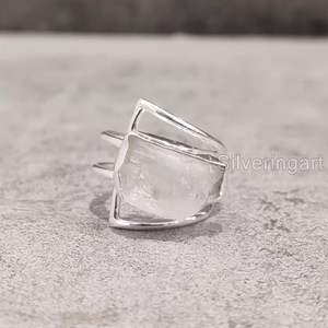 แหวนผู้หญิงดีไซน์เรียบง่าย ประดับด้วยพลอยมูนสโตนสีรุ้งธรรมชาติ หินประจำเดือนมิถุนายน แหวนสองวง ทำด้วยมือ เครื่องประดับเงินแท้ 925 - Product Image 4