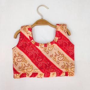 Ensemble Lehenga Choli traditionnel rouge Bandhani Rajwadi pour enfants de Shoryam Fashion |   Robe longue à séchage rapide pour Diwali, mariage et fêtes - Product Image 3