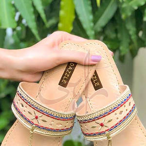 Calzado de Cuero Estampado de Moda Ligero de Primera Calidad Kolhapuri para Mujer, Nuevo a Precio Económico - Product Image 4