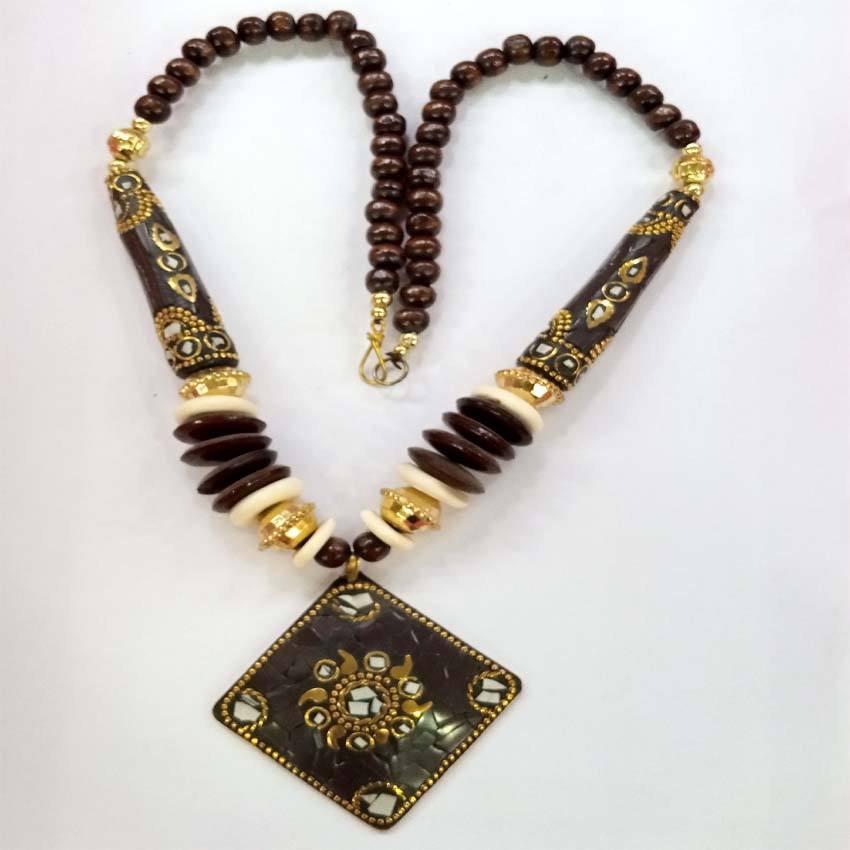 สีน้ำตาล