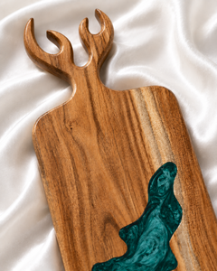 Planche à découper en bois d'acacia de qualité supérieure Gernate avec élégante poignée en bois de cerf 40x20 CM 2,0 cm d'épaisseur pour une utilisation en cuisine moderne - Product Image 4