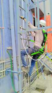 Sistema de Línea de Vida Vertical Ajustable OMKAR SS316 con Ajuste de Torso Fijo y Anclaje de Línea de Vida Vertical - Product Image 2