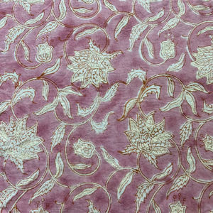Tissu en coton imprimé à la main, motif floral de vignes Mughal en rose poussiéreux - Product Image 2