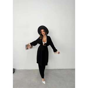 Conjunto de Kimono Negro con Flecos para Mujer, Atuendo Elegante y con Estilo con Detalles de Flecos - Product Image 3