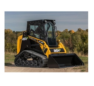 Le chargeur sur pneus robuste ASV RT50 possède un moteur diesel 3 cylindres, une garde au sol de 12 pouces et un système de refroidissement haute performance. - Product Image 4