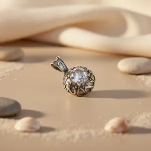 Collier pendentif en argent 925 avec zircone cubique pour femmes, à porter au quotidien et cadeau idéal - Product Image 3