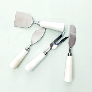 Incroyable trancheuse à fromage en acier inoxydable avec poignée en marbre blanc - Product Image 1