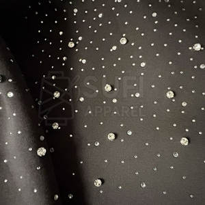 เสื้อฮู้ดลำลองสำหรับผู้หญิงแฟชั่นฤดูหนาว ผ้าถักบุซับใน ประดับคริสตัลที่ด้านหน้า พร้อมด้วยกลิตเตอร์ที่ทนทาน เหมาะสำหรับสวมใส่ในชีวิตประจำวัน - Product Image 5